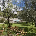 Livia Apartament *